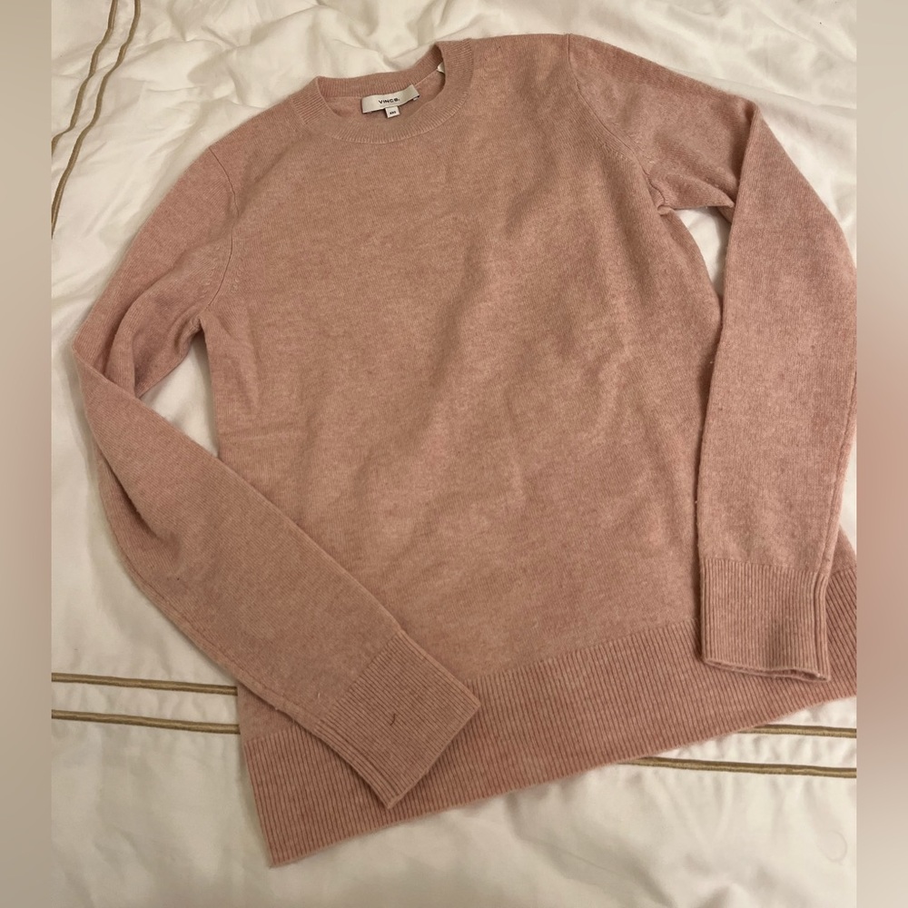 Baby pink Vince sweater (30% cashmere) size xxs